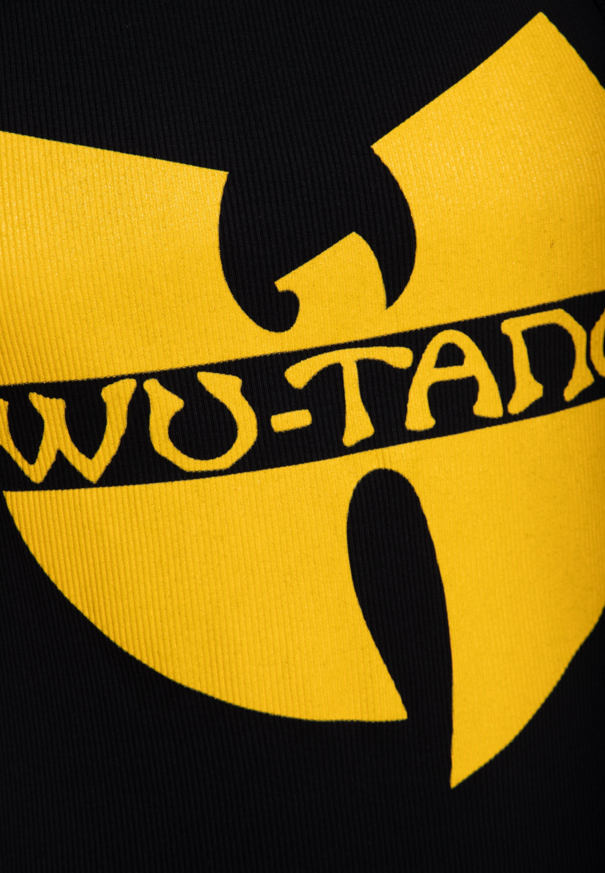 WuWear nan in Schwarz (Logo gelb)