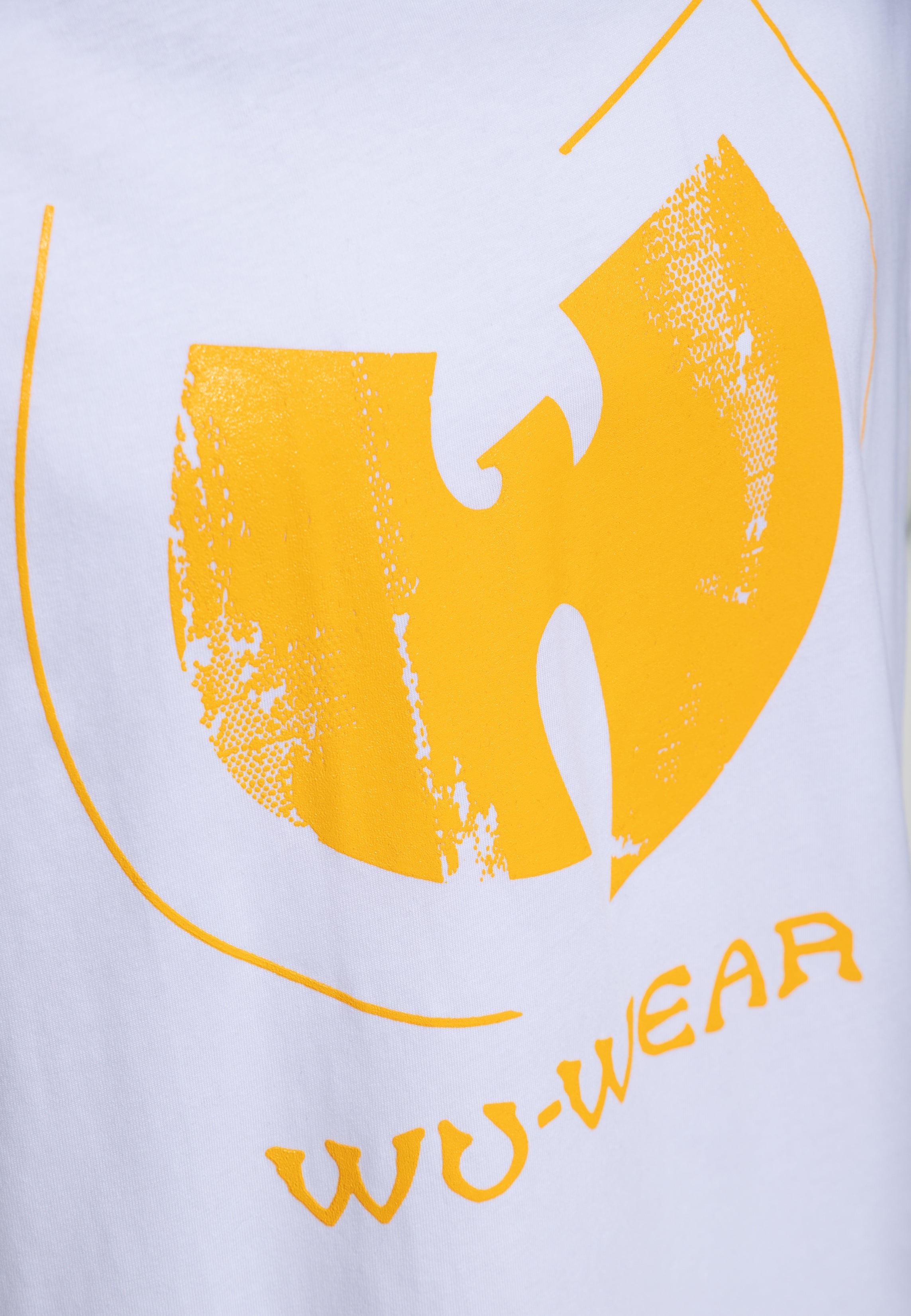 WuWear nan in Weiß (Logo gelb)